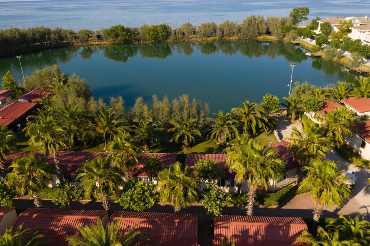 Village Lake Placid Silvi Marina Exterior foto