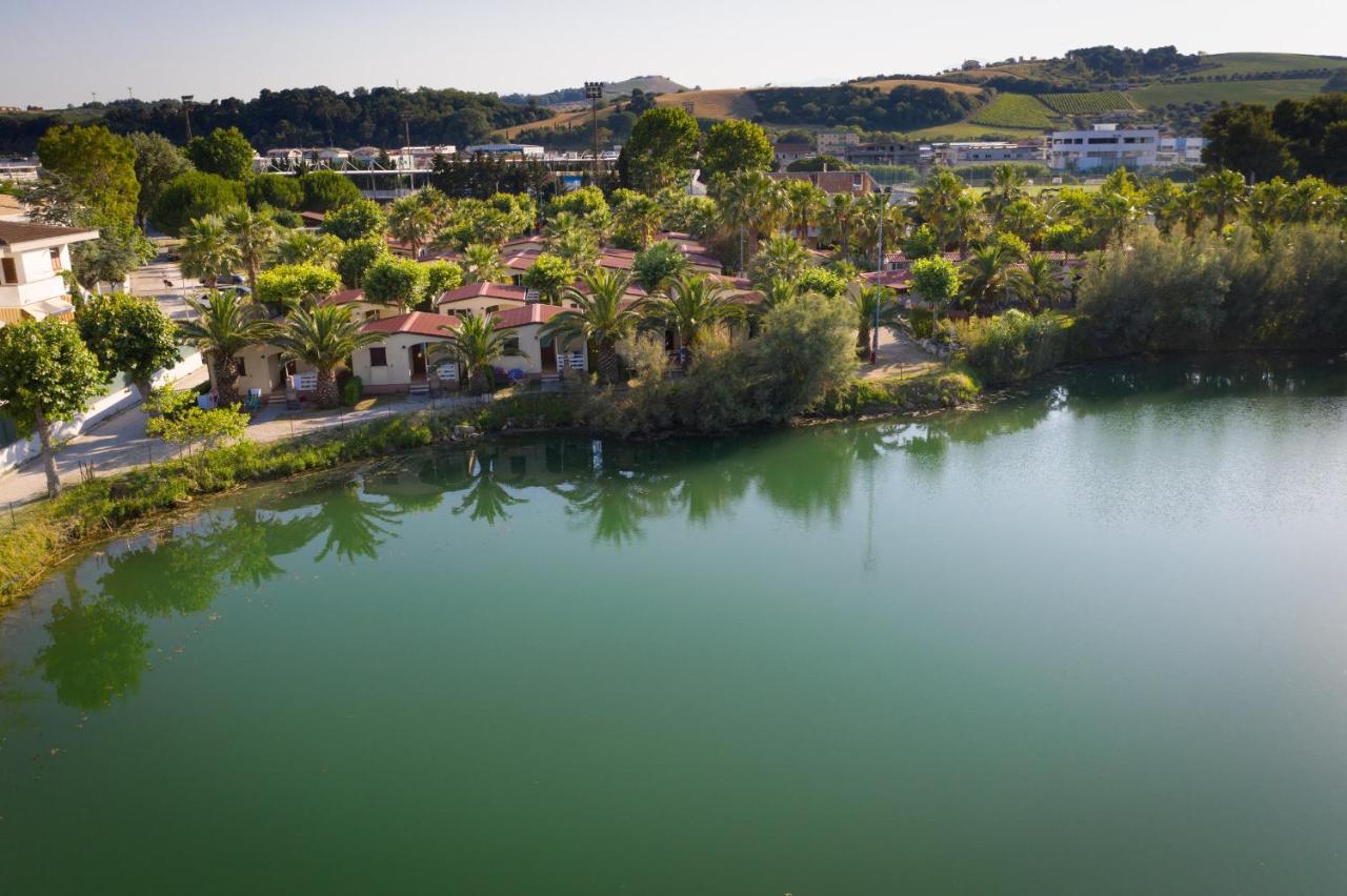 Village Lake Placid Silvi Marina Exterior foto