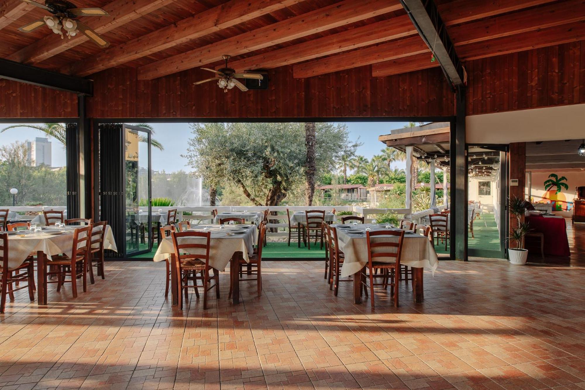 Village Lake Placid Silvi Marina Exterior foto